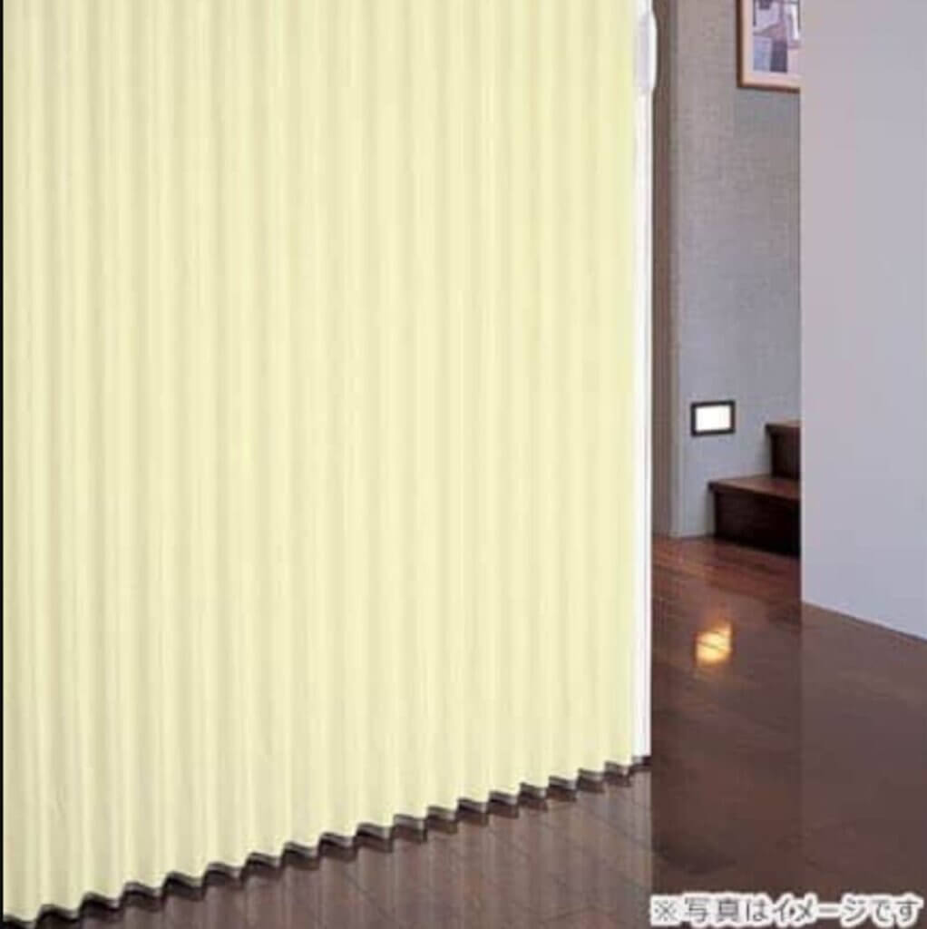 アコーディオンドア