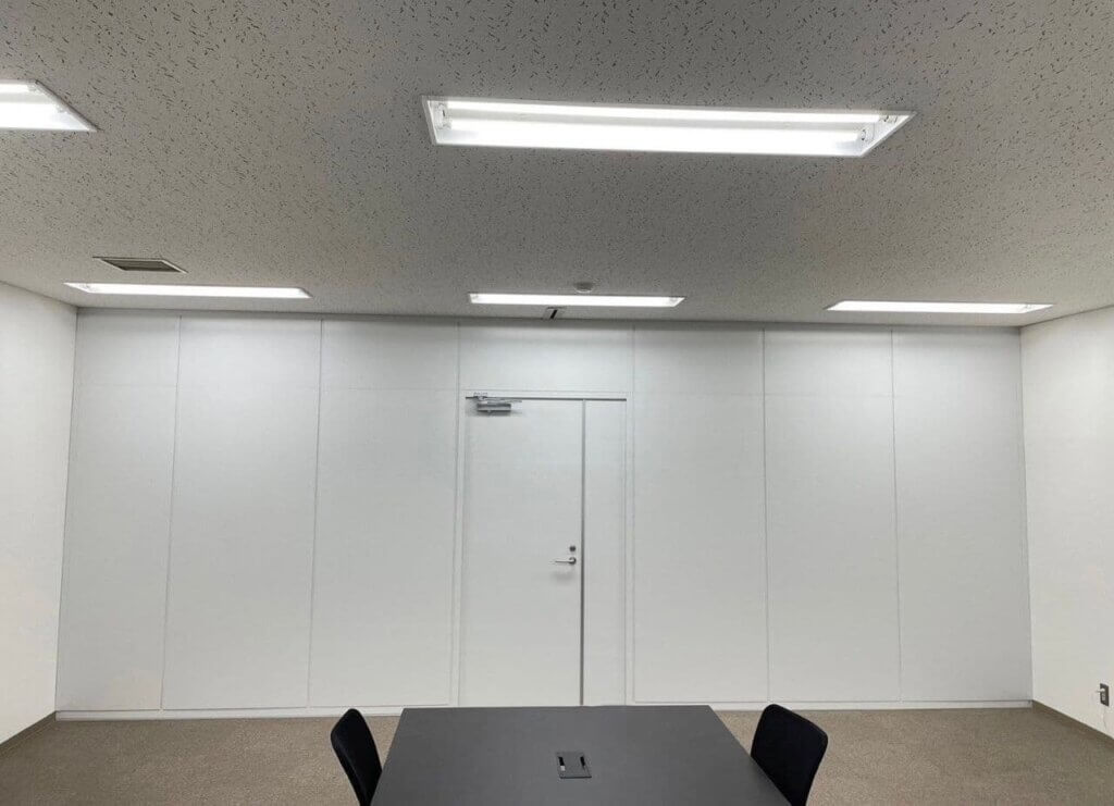 事例2：防音性重視の会議室