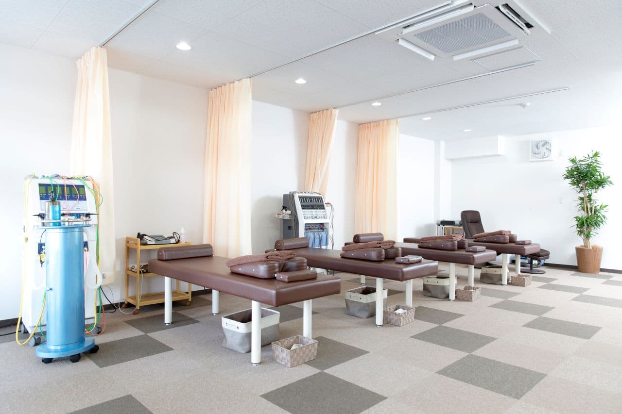 【整骨院開設】施術所規定に対応したパーテーションの活用&商品例