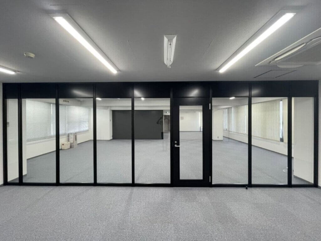 ガラスパーテーション