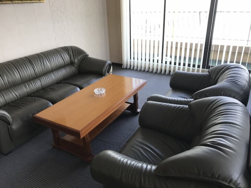 本革