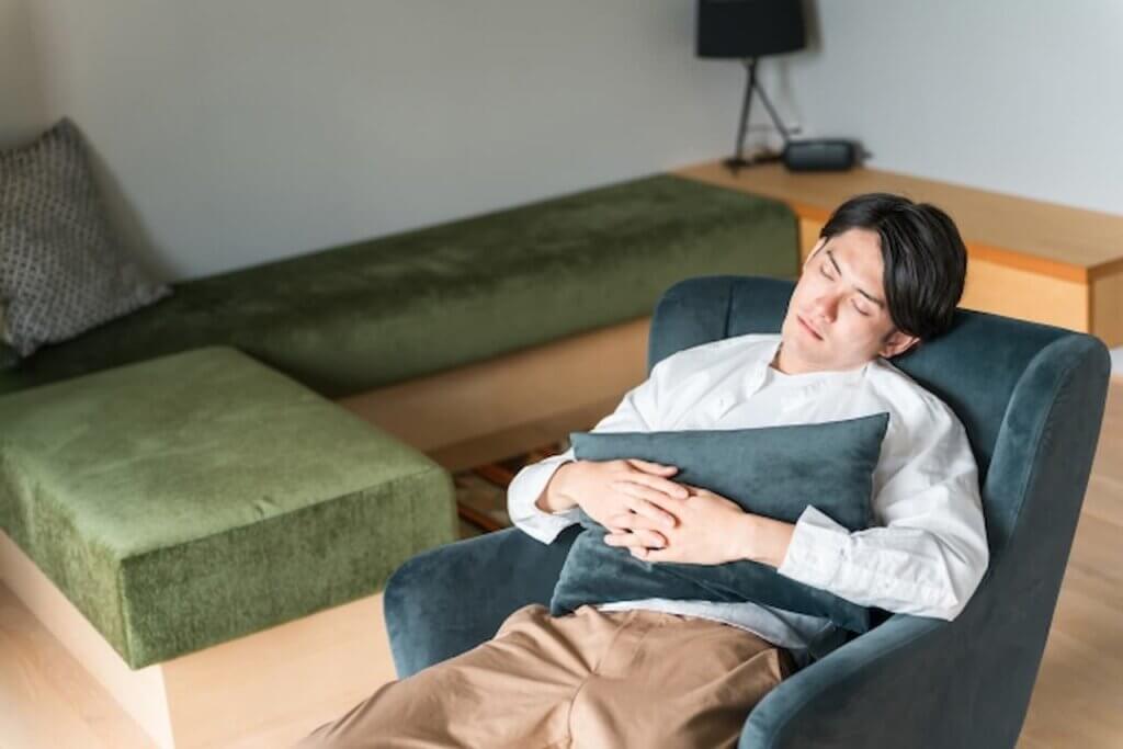 会社での仮眠は何分くらいが最適?