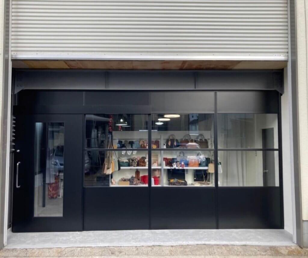事例1.店舗エントランス
