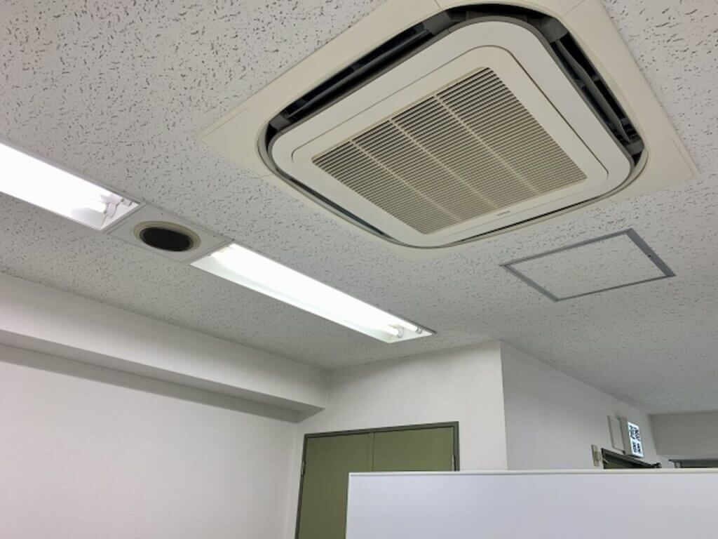 消防設備や空調の位置
