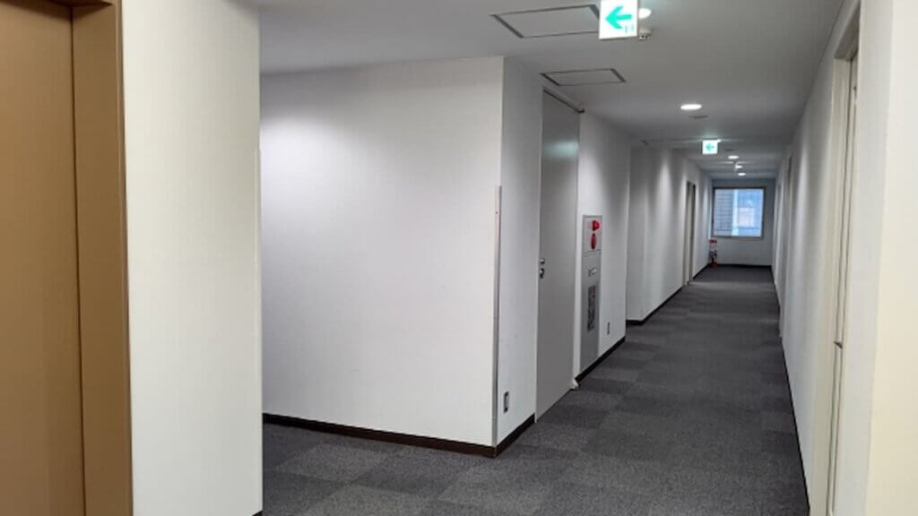 搬入経路